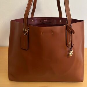 Coach Central Ladies Leather (saddle tan) Tote